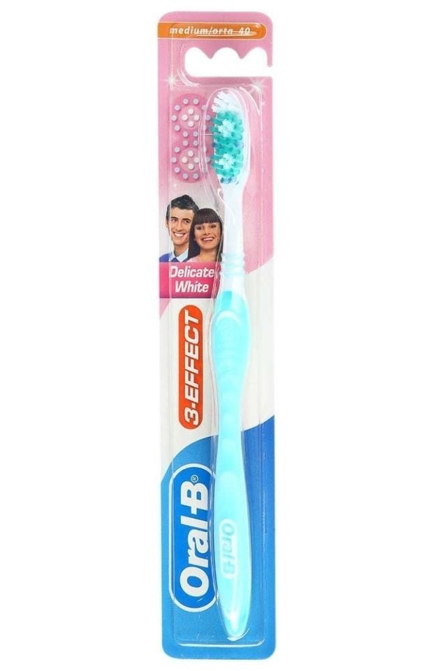 Oral B Diş Fırçası 3 Etki Hassas Beyazlık 40 Orta